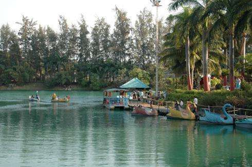 Kadaiya Lake Garden Photo 2