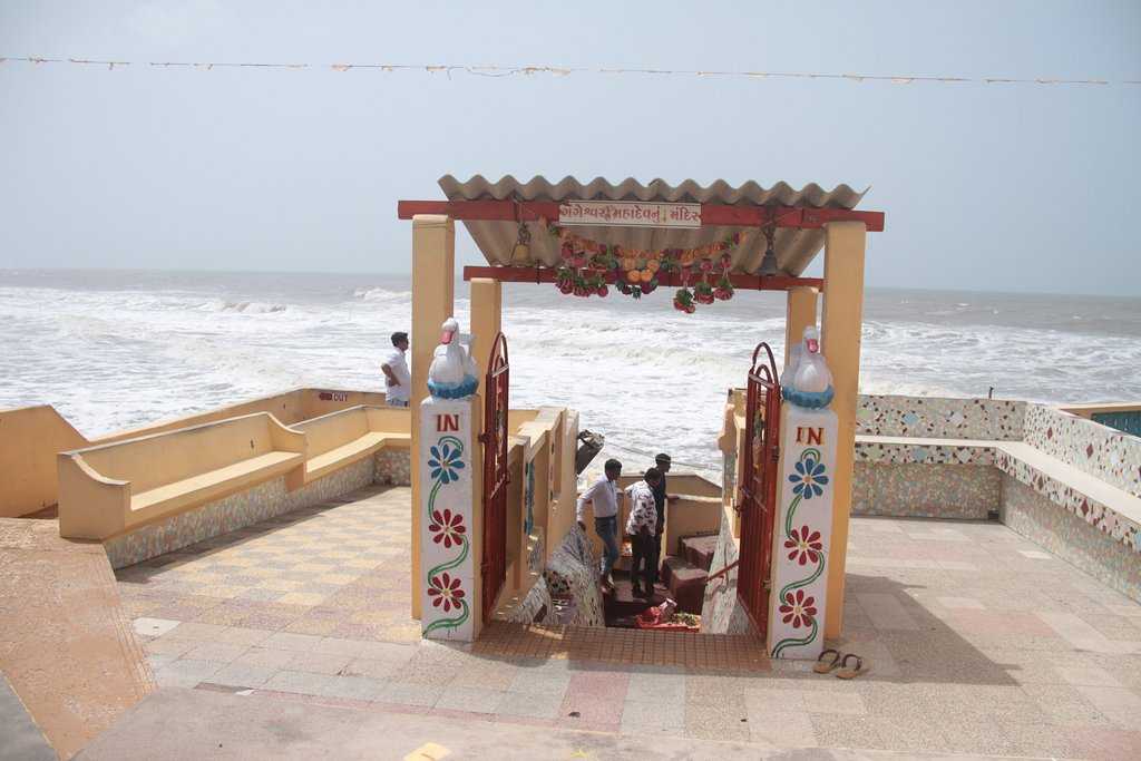 Gangeshwar Temple Diu Photo 4